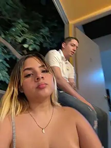kevin_hotgirls
