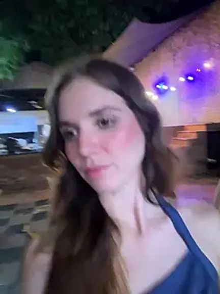kevin_hotgirls