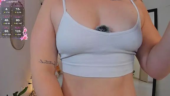 roxie_gates_