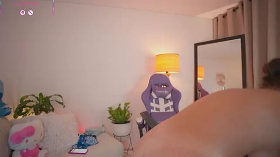 roxie_gates_