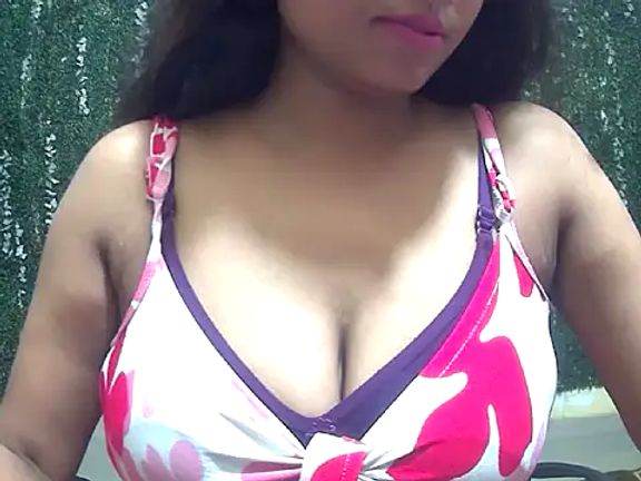 Ruhi_Hotty