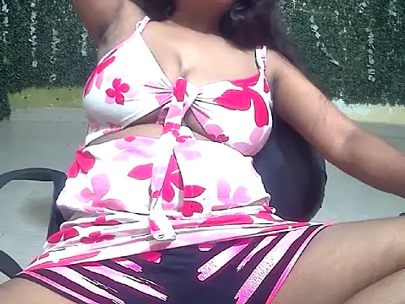 Ruhi_Hotty