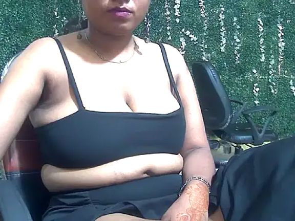 Ruhi_Hotty