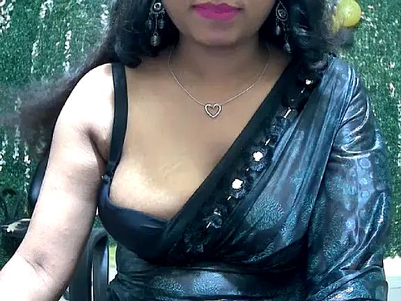 Ruhi_Hotty