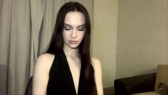 aylinblushing