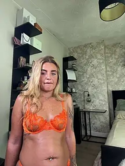 CharlottemilfUKx