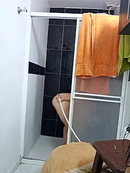 HOTANDSKINNY