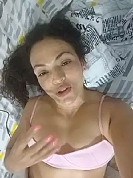 bella-diaz