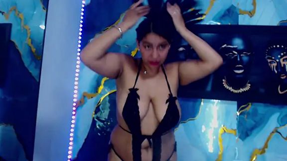 Yasmine_Tapias