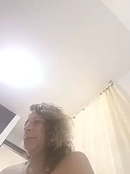 Nikki_milf69