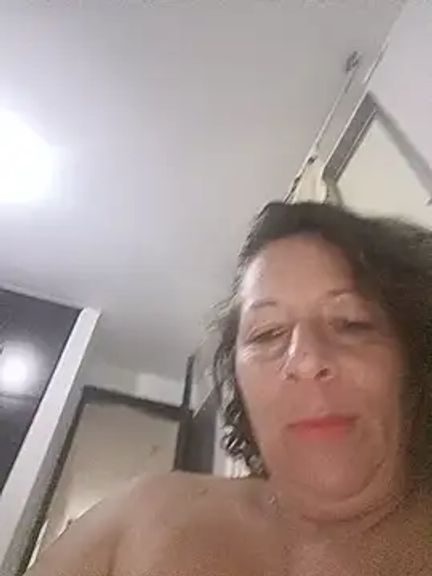 Nikki_milf69