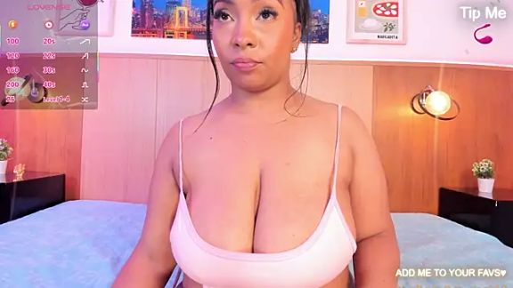 Anniie_Fox_