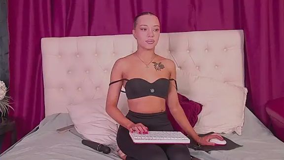 Zoey_Neal