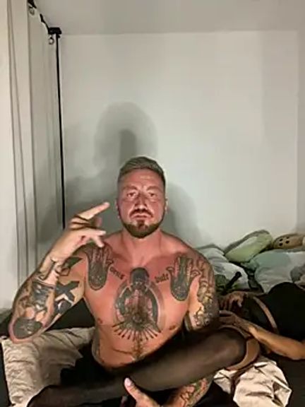 HotHotPursuit1