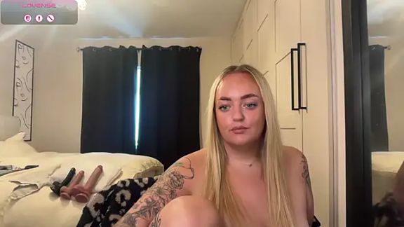 CurvyWetWife