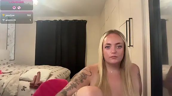 CurvyWetWife