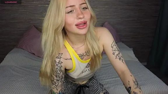 Khloy_white