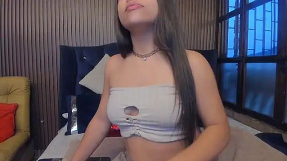Chloe_Belll