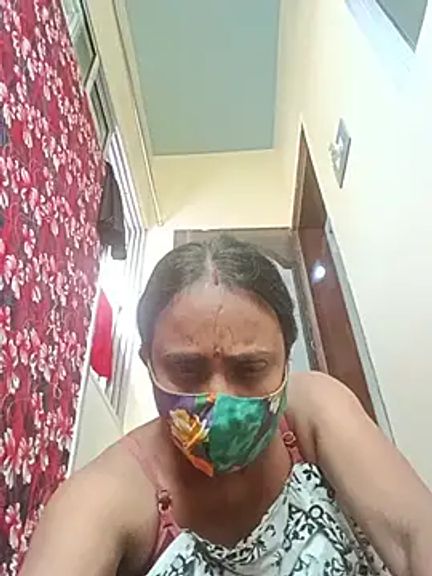 Simi-hot-boudi