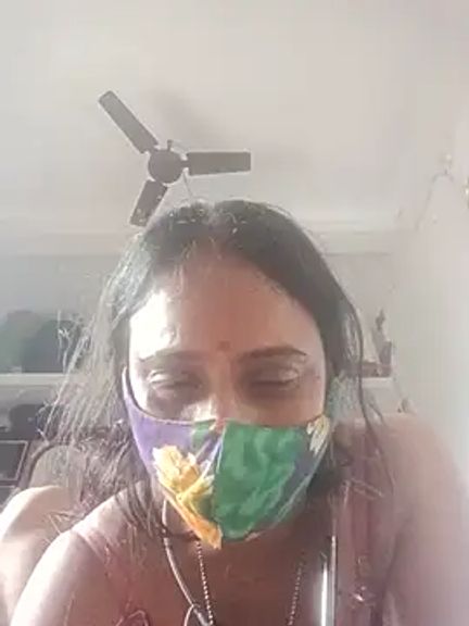 Simi-hot-boudi