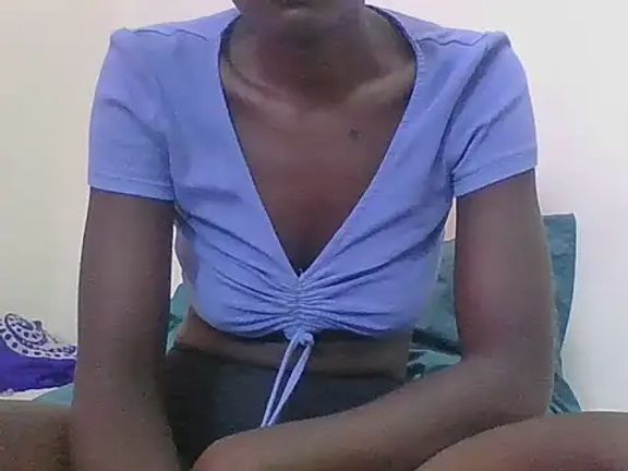 ebonypetite2