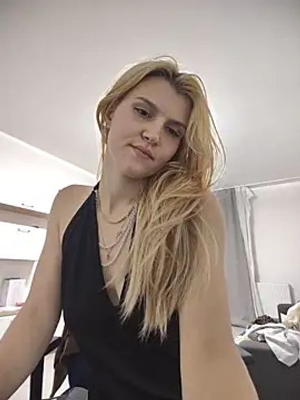 HotBlondie69