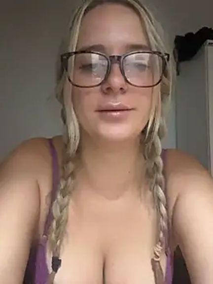 PiercedNipsandBigCock
