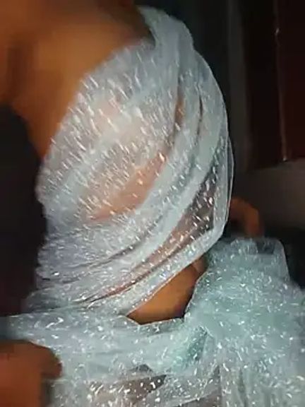 SexyMeena95