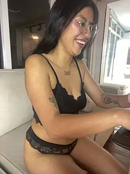 GabyLopez_Pink