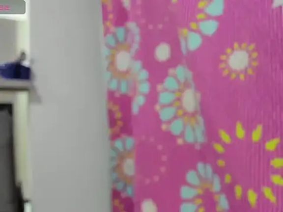 Amazon_brunette1