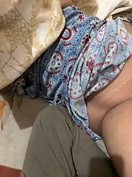 Bold_couple_desi