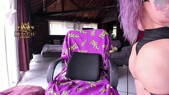 Purplemaggie_queen