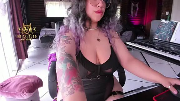 Purplemaggie_queen