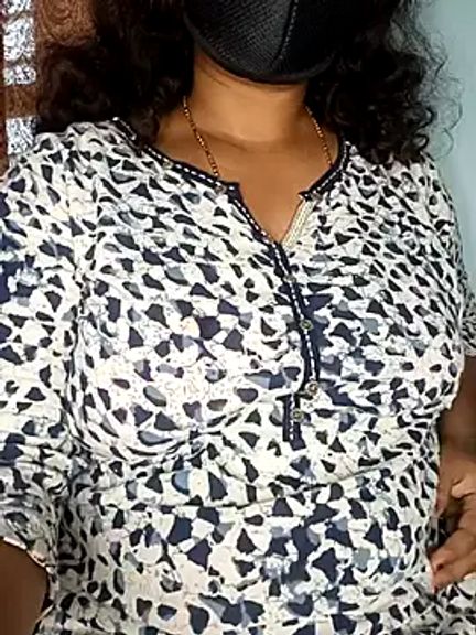 Anusha_Telugu_Ammai