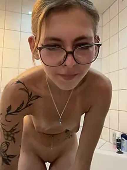 Alina-420