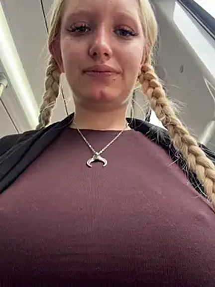 Elfi_InPublic
