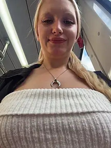 Elfi_InPublic