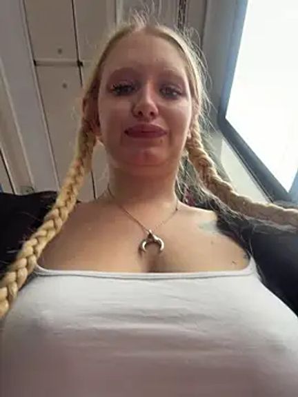 Elfi_InPublic
