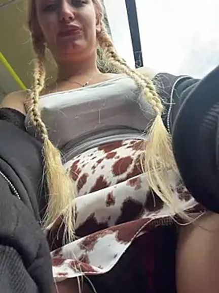 Elfi_InPublic