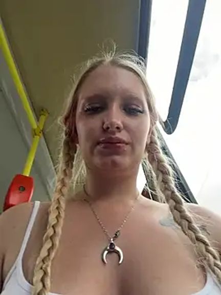 Elfi_InPublic
