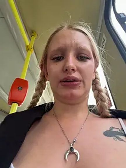 Elfi_InPublic