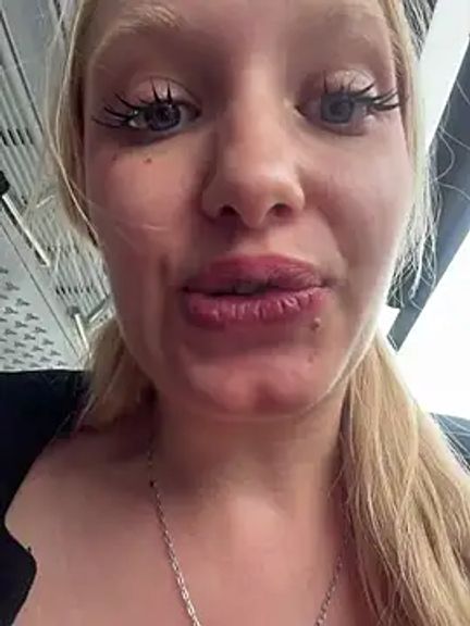 Elfi_InPublic