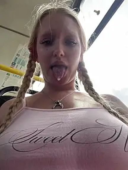 Elfi_InPublic