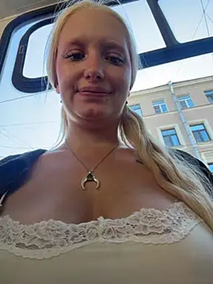Elfi_InPublic