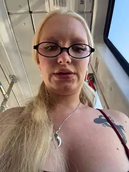 Elfi_InPublic