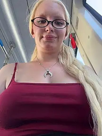 Elfi_InPublic