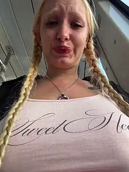 Elfi_InPublic