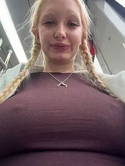 Elfi_InPublic
