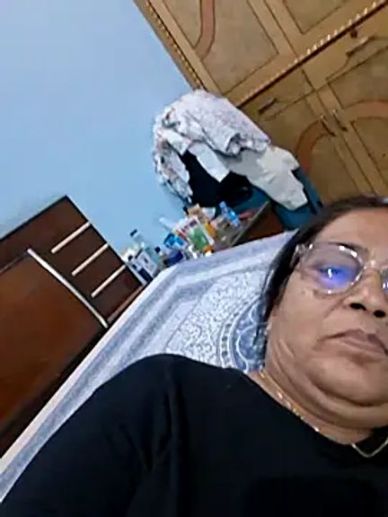 Priya-696