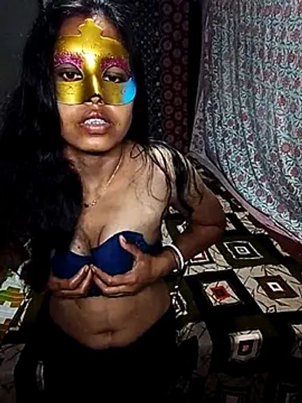 Hot_Urvashi_